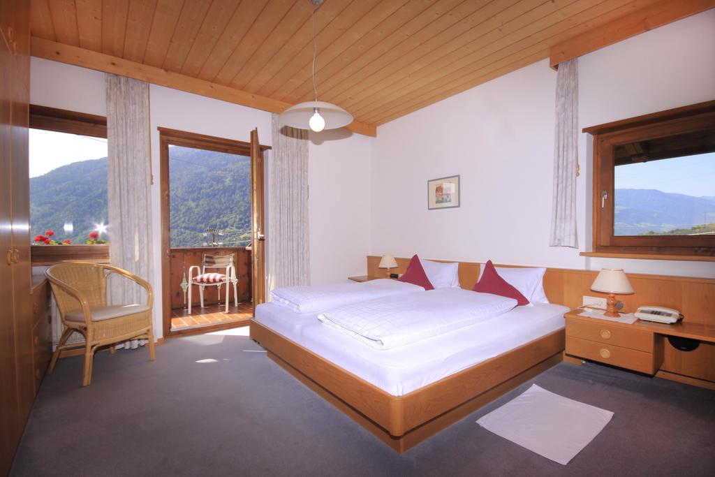 Apartments Gasserhof Lagundo Pokoj fotografie