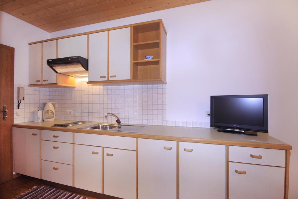 Apartments Gasserhof Lagundo Pokoj fotografie